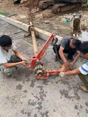 tong machine, tong claw, shackle, shackle wrench, shackle tongs, hydraulic shackle, hydraulic tongs